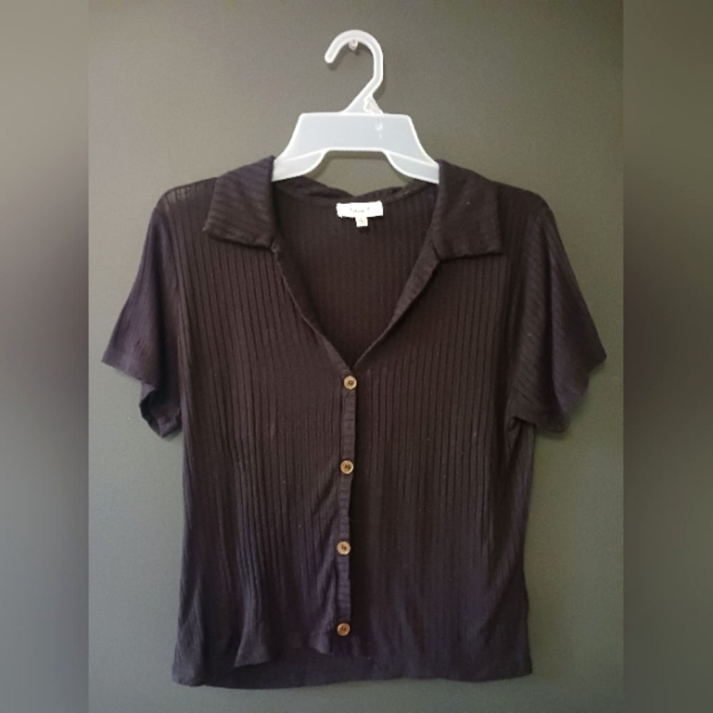 LOVE J WOMEN'S LARGE BLACK BUTTON DOWN TOP